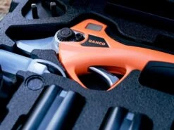 Bahco BCL20IB - Forbice Elettrica Da Potatura - 2x 14.4V 2.5Ah 29 Bahco BCL20IB - Forbice Elettrica Da Potatura - 2x 14.4V 2.5Ah -Garden Sconto bahco bcl20ib forbice elettrica da potatura 2x 14 4v 2 5ah forbice elettrica a batteria da potatura bahco bcl20ib 28072 1 1617715152 IMG 606c5fd081211