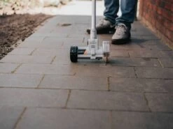 Batavia - Pulisci Fughe A Batteria - Due Spazzole In Dotazione - SENZA BATTERIA E CARICABATTERIA 27 Batavia - Pulisci Fughe A Batteria - Due Spazzole In Dotazione - SENZA BATTERIA E CARICABATTERIA -Garden Sconto batavia pulisci fughe a batteria due spazzole in dotazione senza batteria e caricabatteria pulisci fughe a batteria batavia con batteria 18v 2ah 32783 5 1643878129 IMG 61fb96f17bdb3