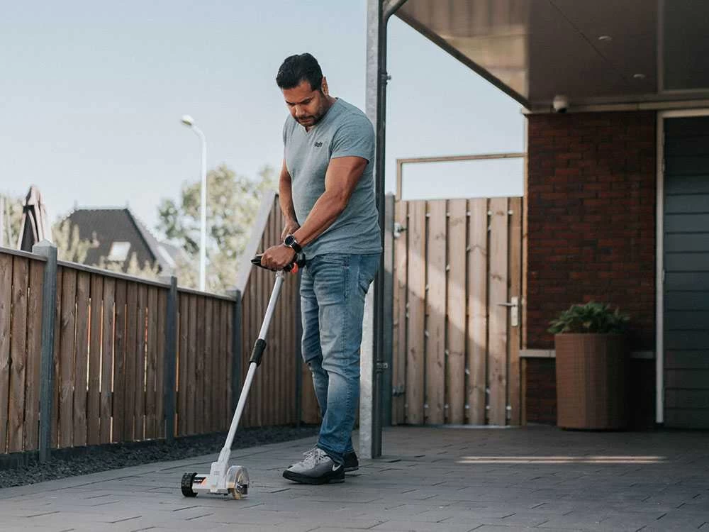 Batavia - Pulisci Fughe A Batteria - Due Spazzole In Dotazione - SENZA BATTERIA E CARICABATTERIA 12 Batavia - Pulisci Fughe A Batteria - Due Spazzole In Dotazione - SENZA BATTERIA E CARICABATTERIA - immagine 10