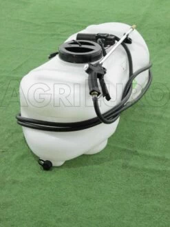 Botticella Per Irrorazione Da 60 Lt Per Trattorino Con Pompa Elettrica A Batteria 12 Volts -Garden Sconto botticella per irrorazione da 60 lt per trattorino con pompa elettrica a batteria 12 volts pompa irrorazione elettrica da trattorino da 60 litri 5937 0 1403689088 IMG 0377