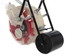 GeoTech PM 100 - Seminatrice A Spinta Con Rullo - Spandiconcime -Garden Sconto geotech pm 100 seminatrice a spinta con rullo spandiconcime seminatrice a spinta con rullo geotech pm 100 12798 0 1522232163 IMG 8867