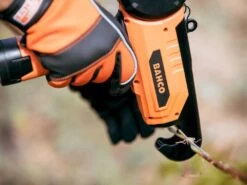 Legatrice Per Vigneto Elettrica A Batteria Bahco BCL40IB- 2 Batterie E Caricabatteria Inclusi -Garden Sconto legatrice per vigneto elettrica a batteria bahco bcl40ib 2 batterie e caricabatteria inclusi legatrice per vigneto elettrica a batteria bahco bcl40ib 28085 0 1617786453 IMG 606d7655e5655