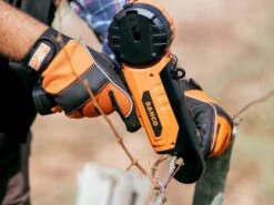 Legatrice Per Vigneto Elettrica A Batteria Bahco BCL40IB- 2 Batterie E Caricabatteria Inclusi -Garden Sconto legatrice per vigneto elettrica a batteria bahco bcl40ib 2 batterie e caricabatteria inclusi legatrice per vigneto elettrica a batteria bahco bcl40ib 28085 0 1617786454 IMG 606d7656b6d15