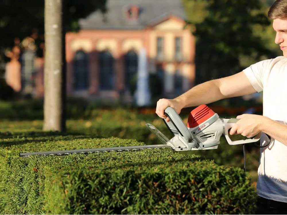 Tagliasiepi Elettrico IKRA IHS 600 - Tosasiepi Da 600 W Con Barra Da 55 Cm - Molto Leggera 5 Tagliasiepi Elettrico IKRA IHS 600 - Tosasiepi Da 600 W Con Barra Da 55 Cm - Molto Leggera - immagine 3